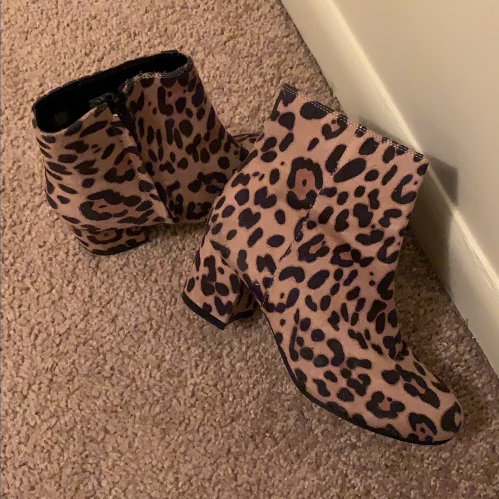 CHEETA HEELS